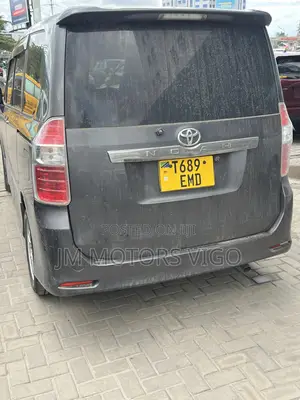Toyota Noah 2008 Gray