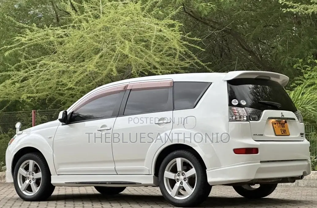 Mitsubishi Outlander 2007 White