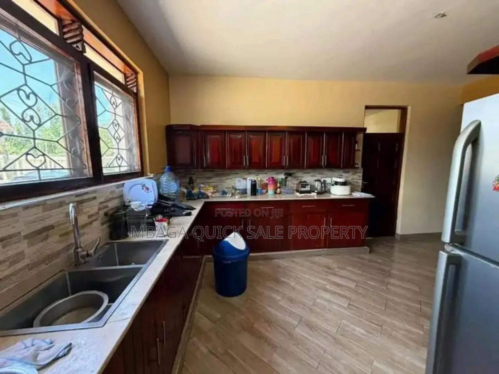 14bdrm House in Mikocheni for rent
