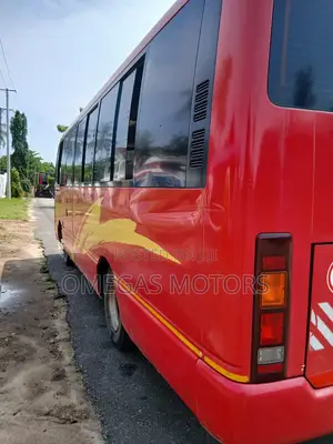Nissan Civilian 2005 Red