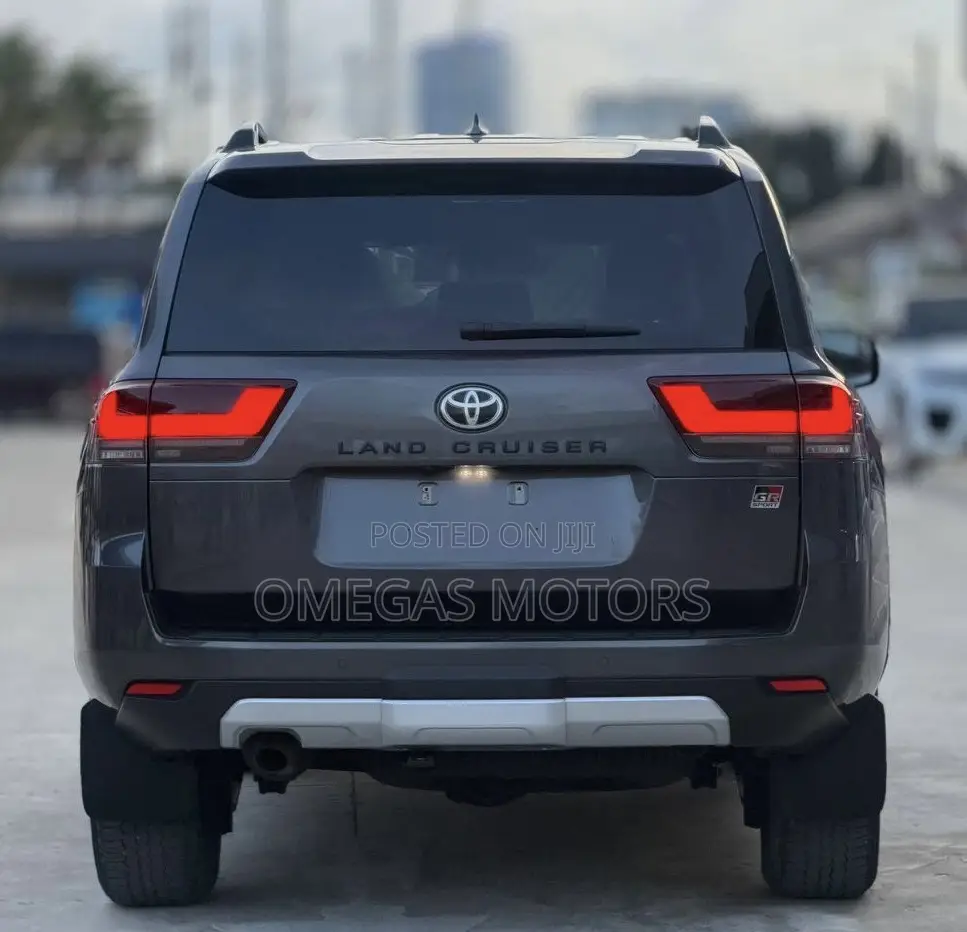 Toyota Land Cruiser 2024 Black