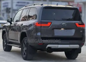 Toyota Land Cruiser 2024 Black