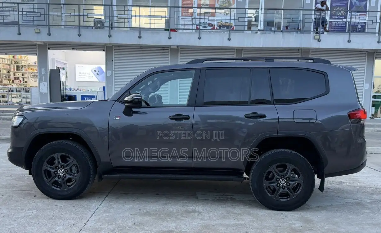Toyota Land Cruiser 2024 Black