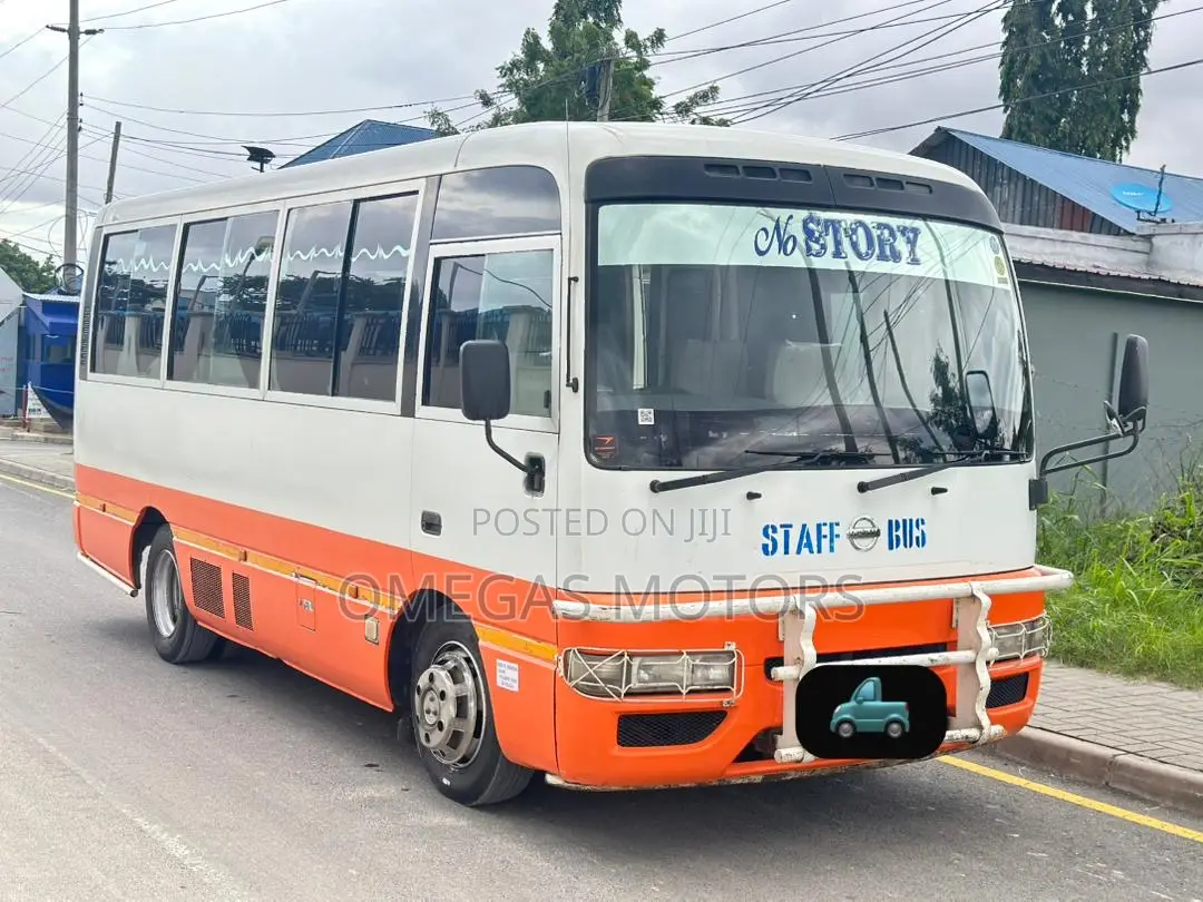 Nissan Civilian 2005 White