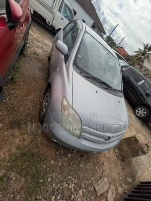 Toyota IST 2005 Silver