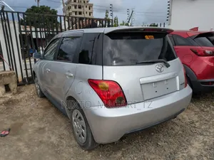 Toyota IST 2005 Silver