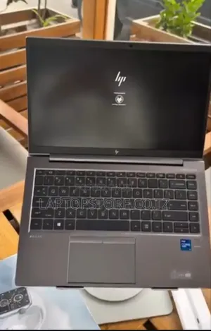 Laptop HP ZBook Firefly 14 G7 16GB Intel Core i7 SSD 256GB
