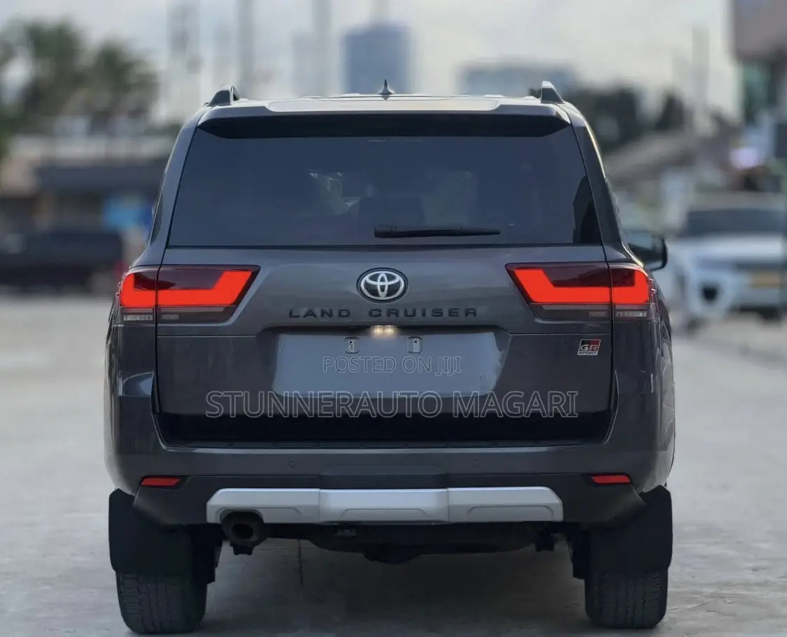 Toyota Land Cruiser 2024 Gray