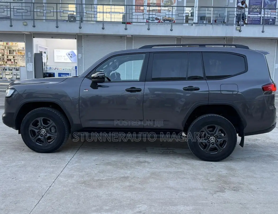 Toyota Land Cruiser 2024 Gray