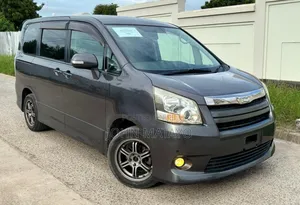 Toyota Noah 2007 Gray