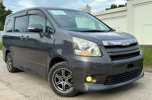 Toyota Noah 2007 Gray