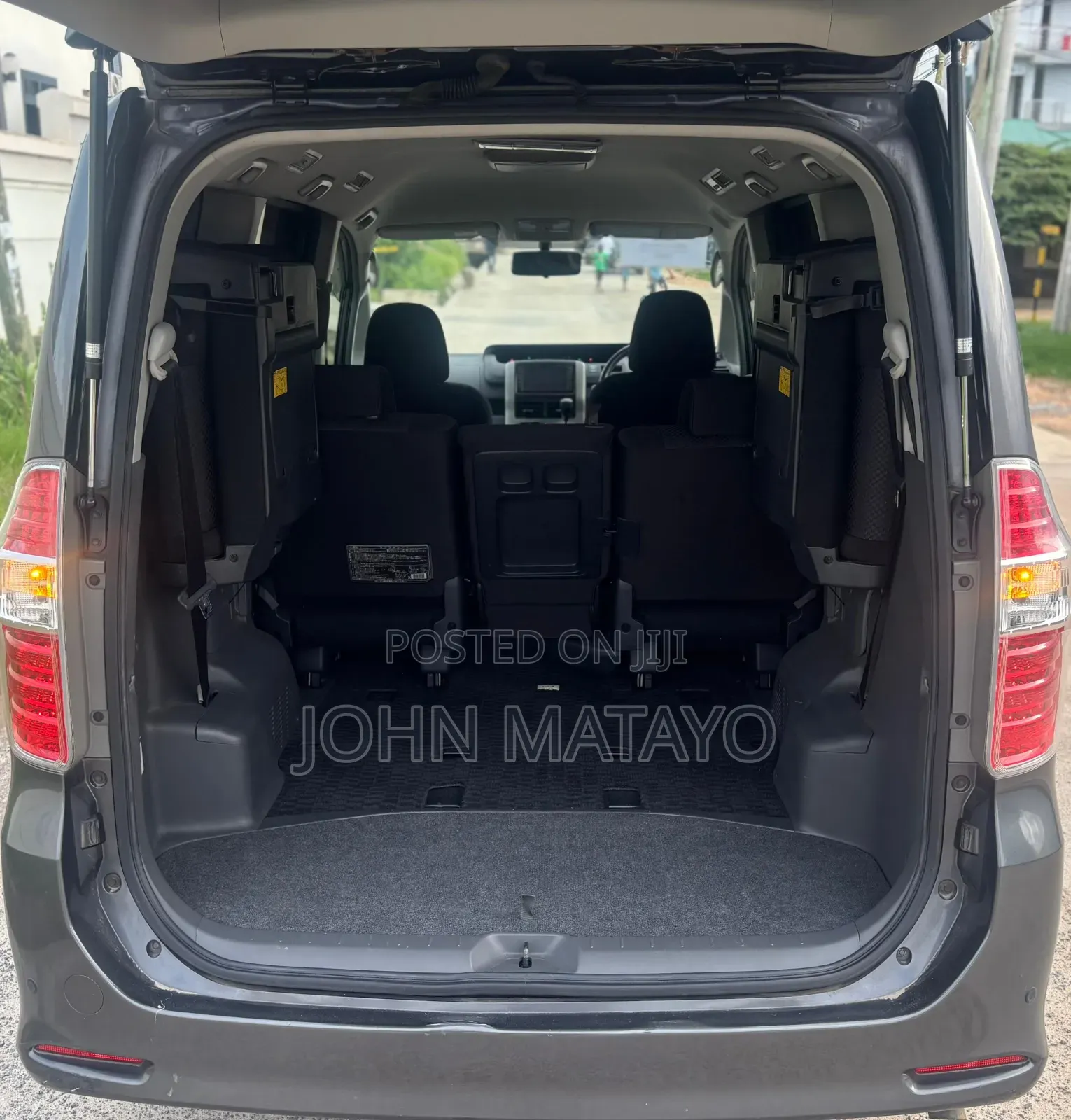 Toyota Noah 2007 Gray