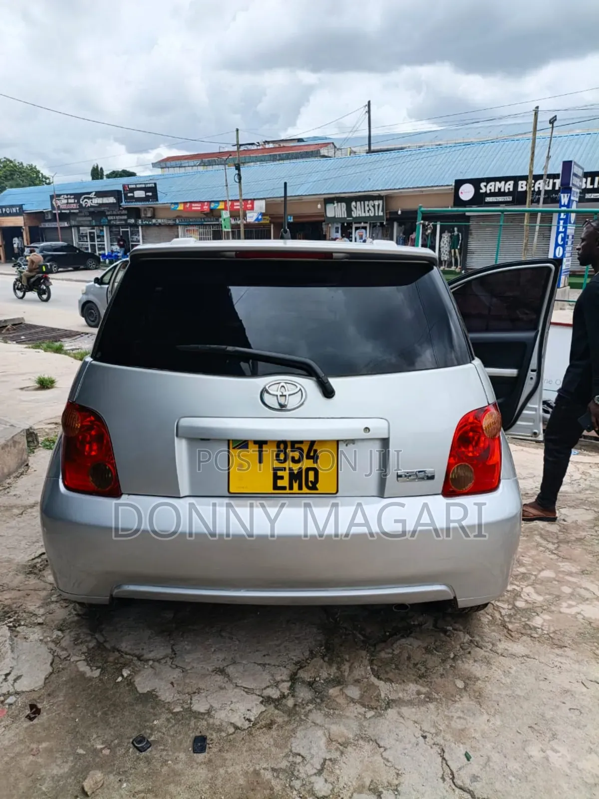 Toyota IST 2004 Silver