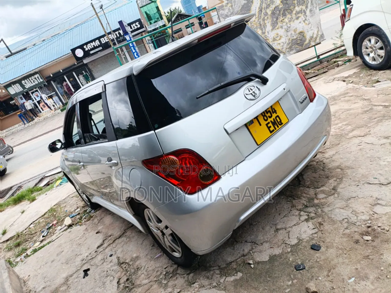 Toyota IST 2004 Silver