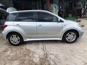 Toyota IST 2004 Silver