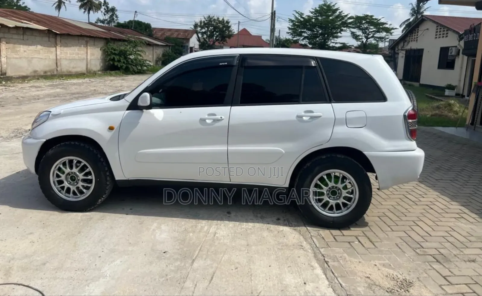 Toyota RAV4 2004 White