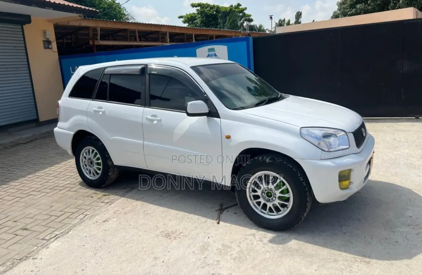 Toyota RAV4 2004 White