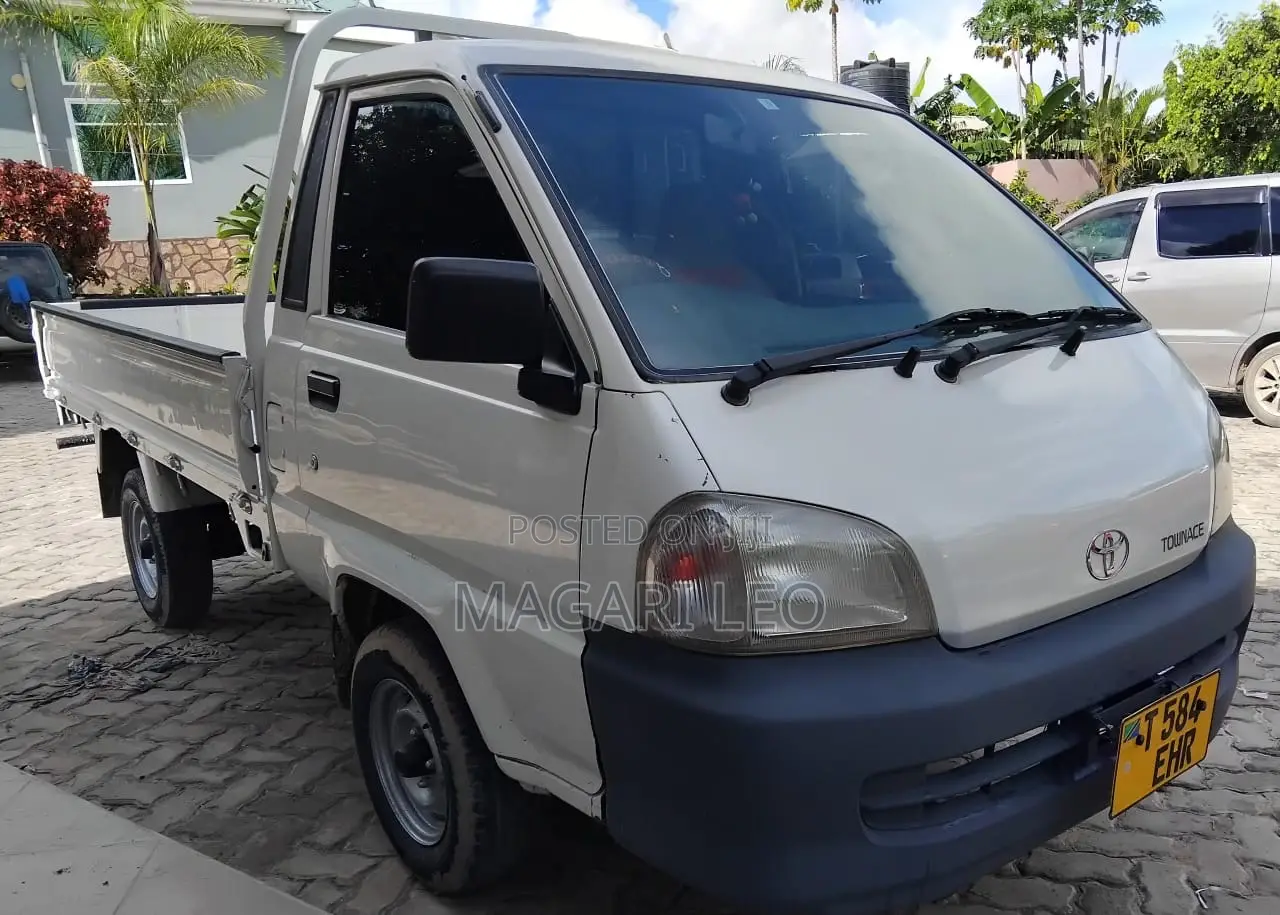 Toyota TownAce 2003 White