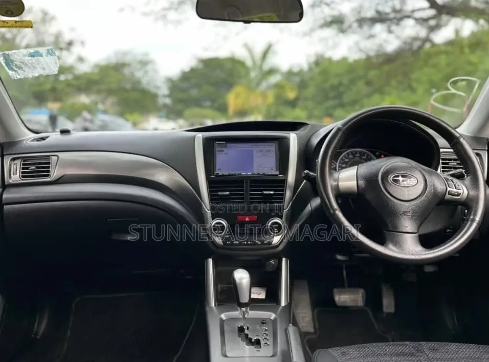 Subaru Forester 2010 Silver