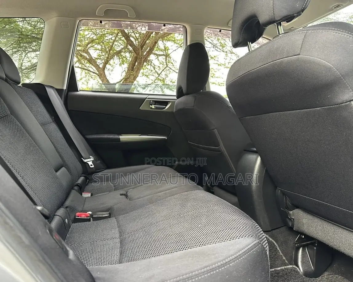 Subaru Forester 2010 Silver