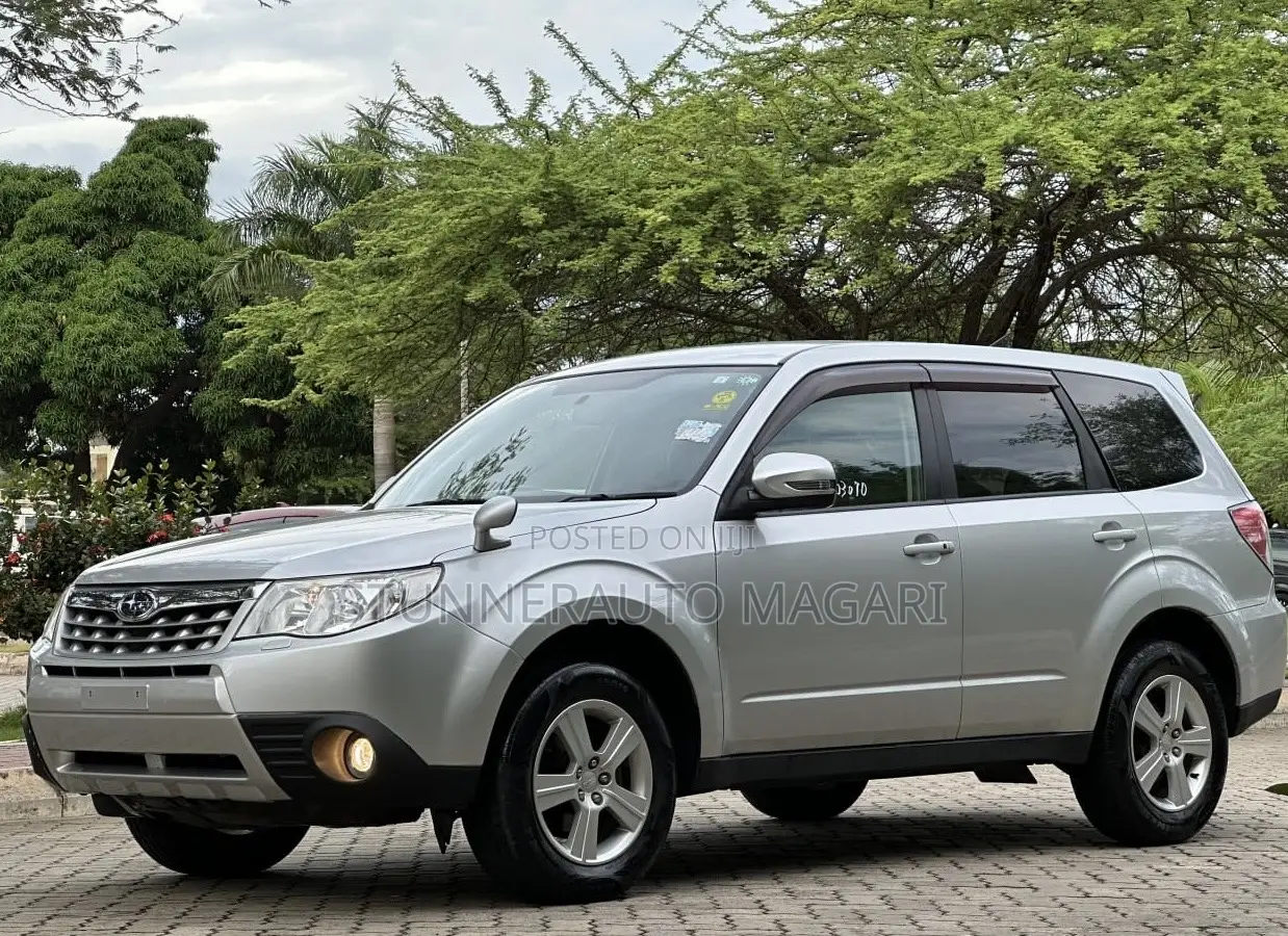 Subaru Forester 2010 Silver
