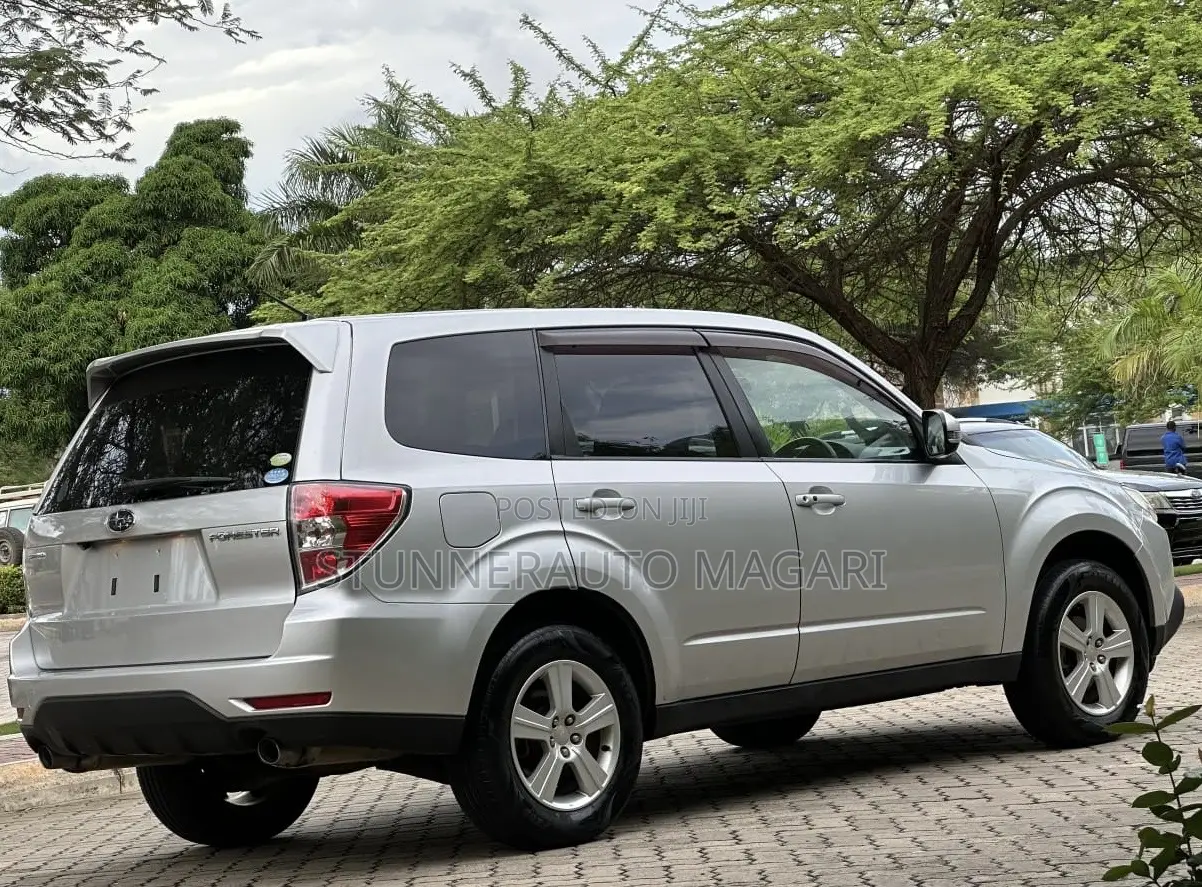 Subaru Forester 2010 Silver
