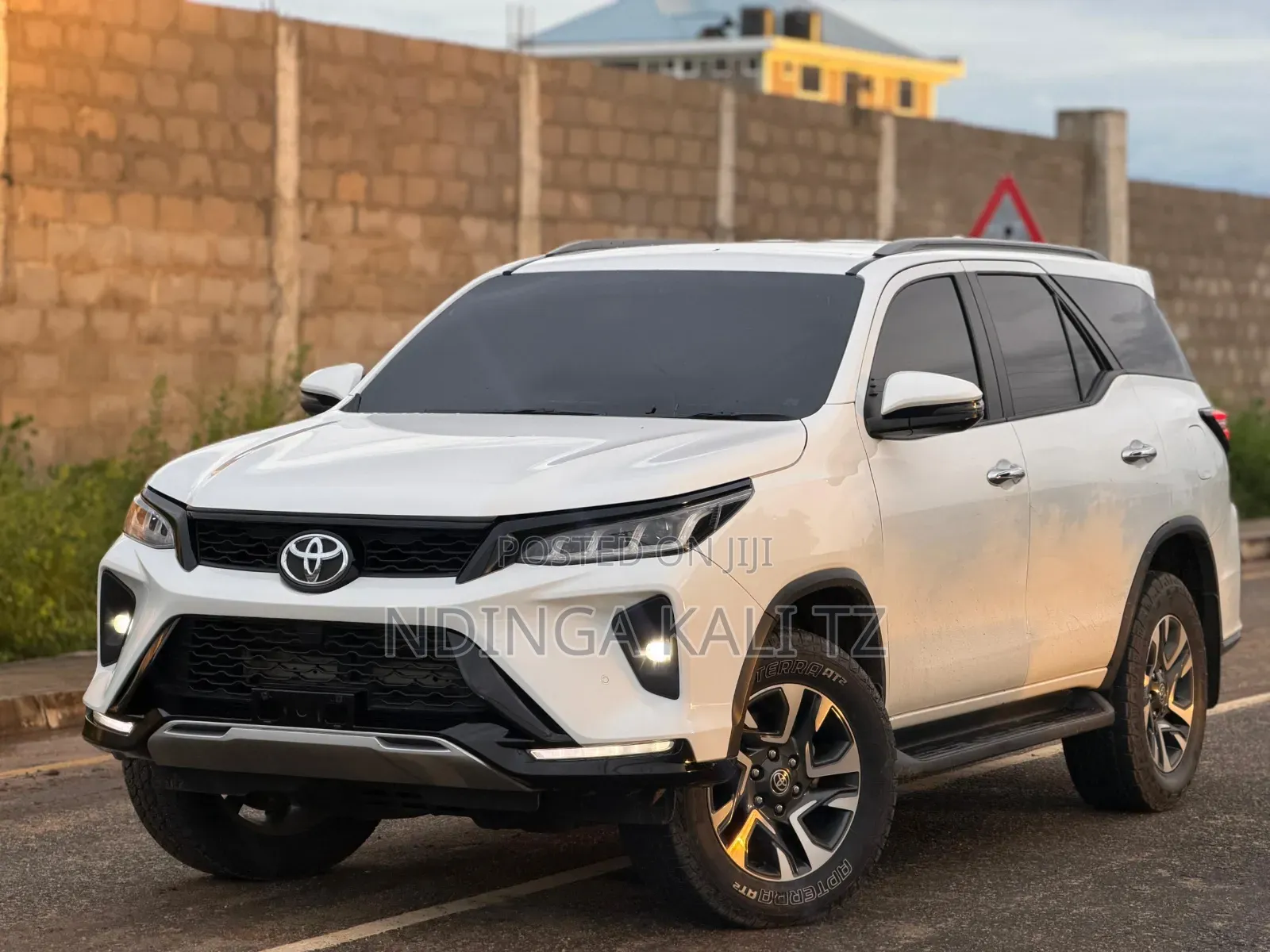Toyota Fortuner 2025 White