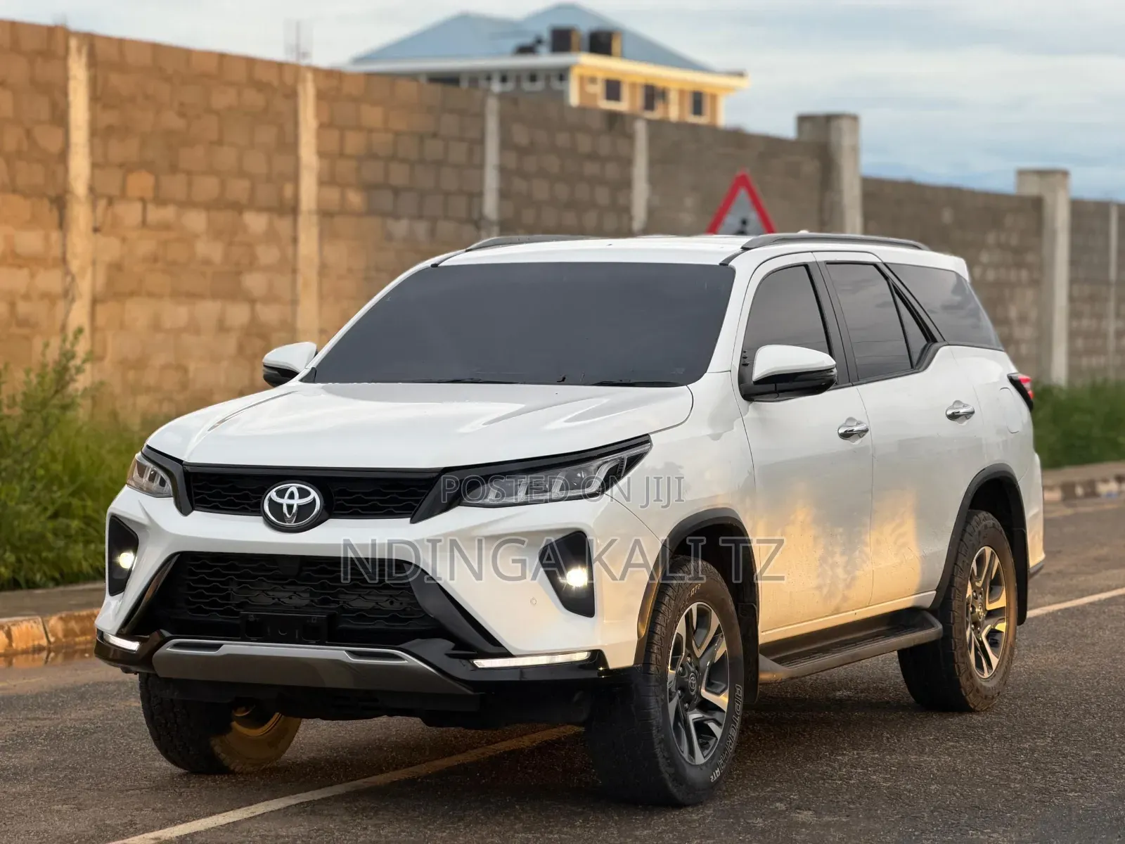 Toyota Fortuner 2025 White