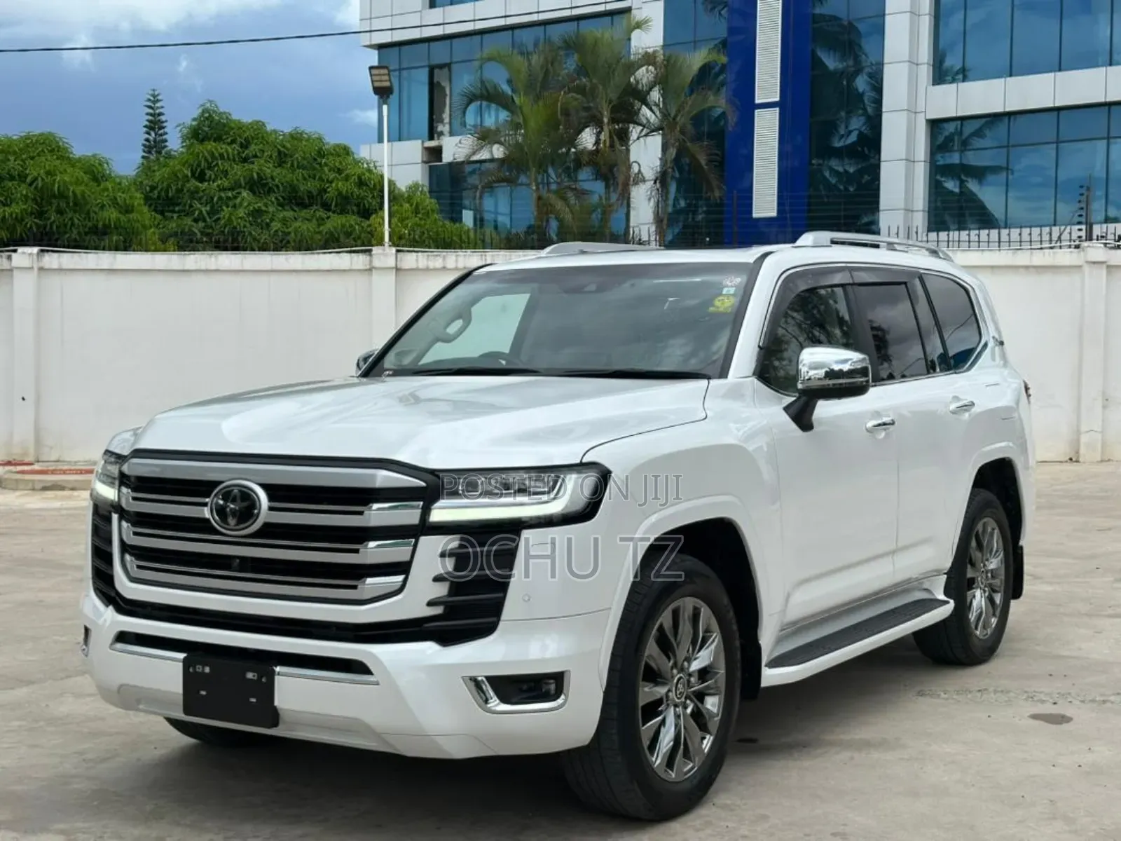 Toyota Land Cruiser 2023 White