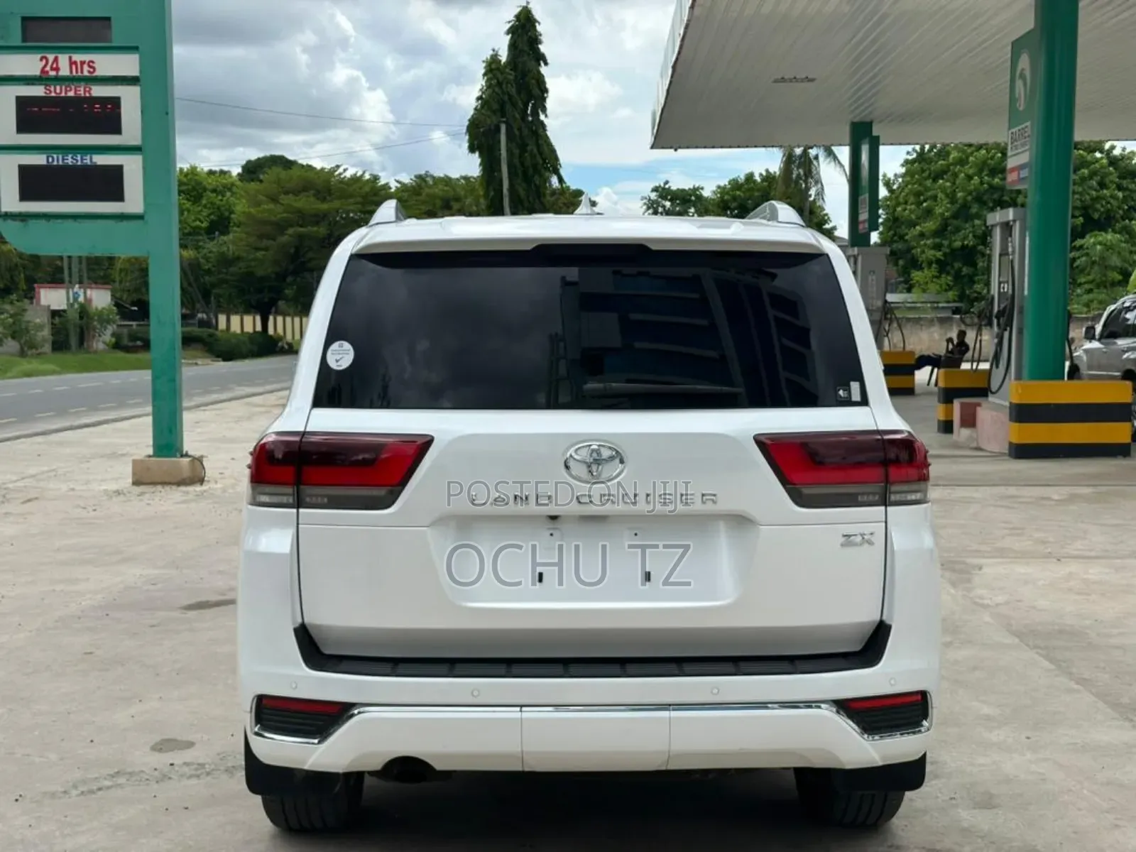 Toyota Land Cruiser 2023 White