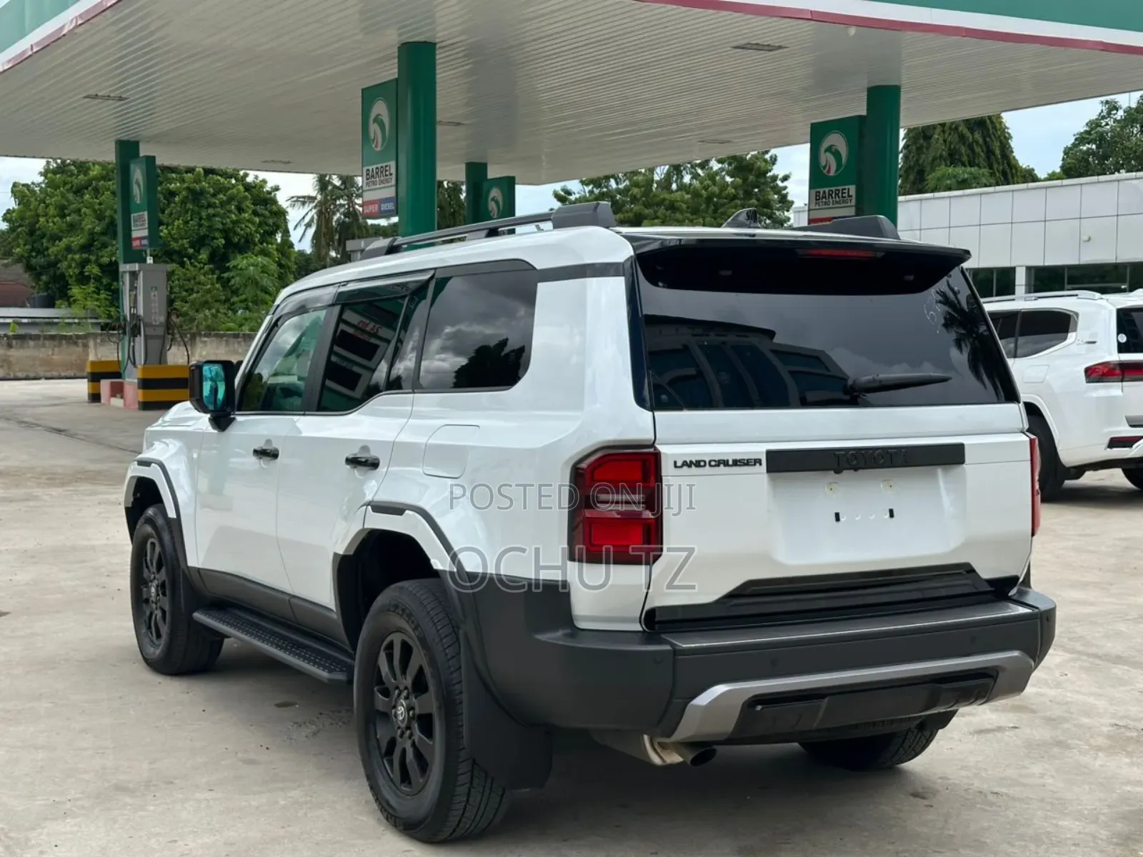 Toyota Land Cruiser Prado 2024 White