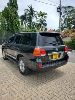 Toyota Land Cruiser 5.7 V8 2009 Black
