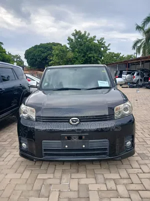 Toyota Corolla Rumion Hatchback 1.8 AWD 2012 Black
