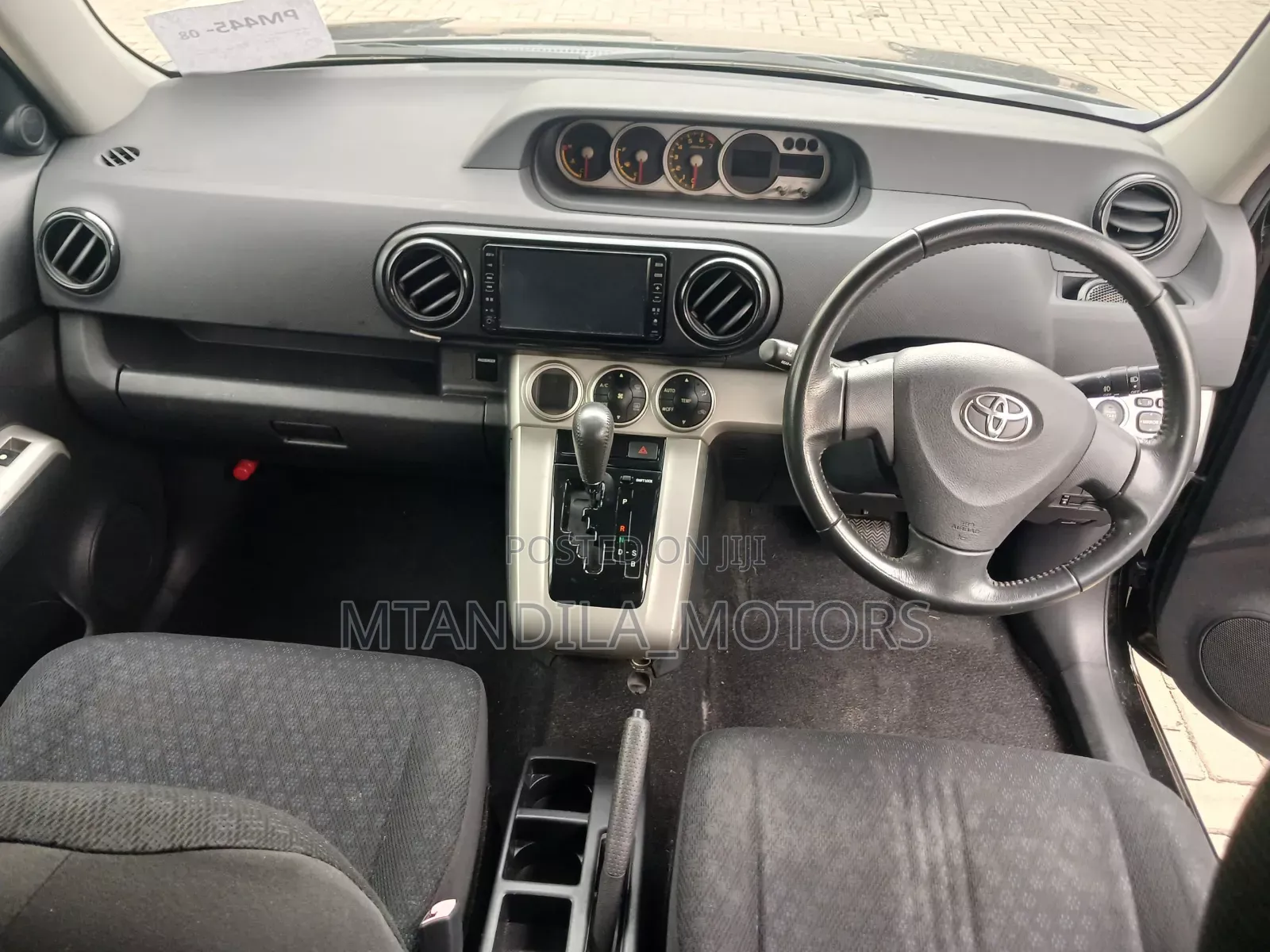 Toyota Corolla Rumion Hatchback 1.8 AWD 2012 Black