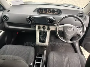 Toyota Corolla Rumion Hatchback 1.8 AWD 2012 Black