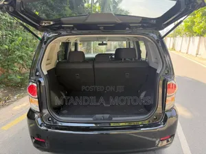 Toyota Corolla Rumion Hatchback 1.5 FWD 2010 Black