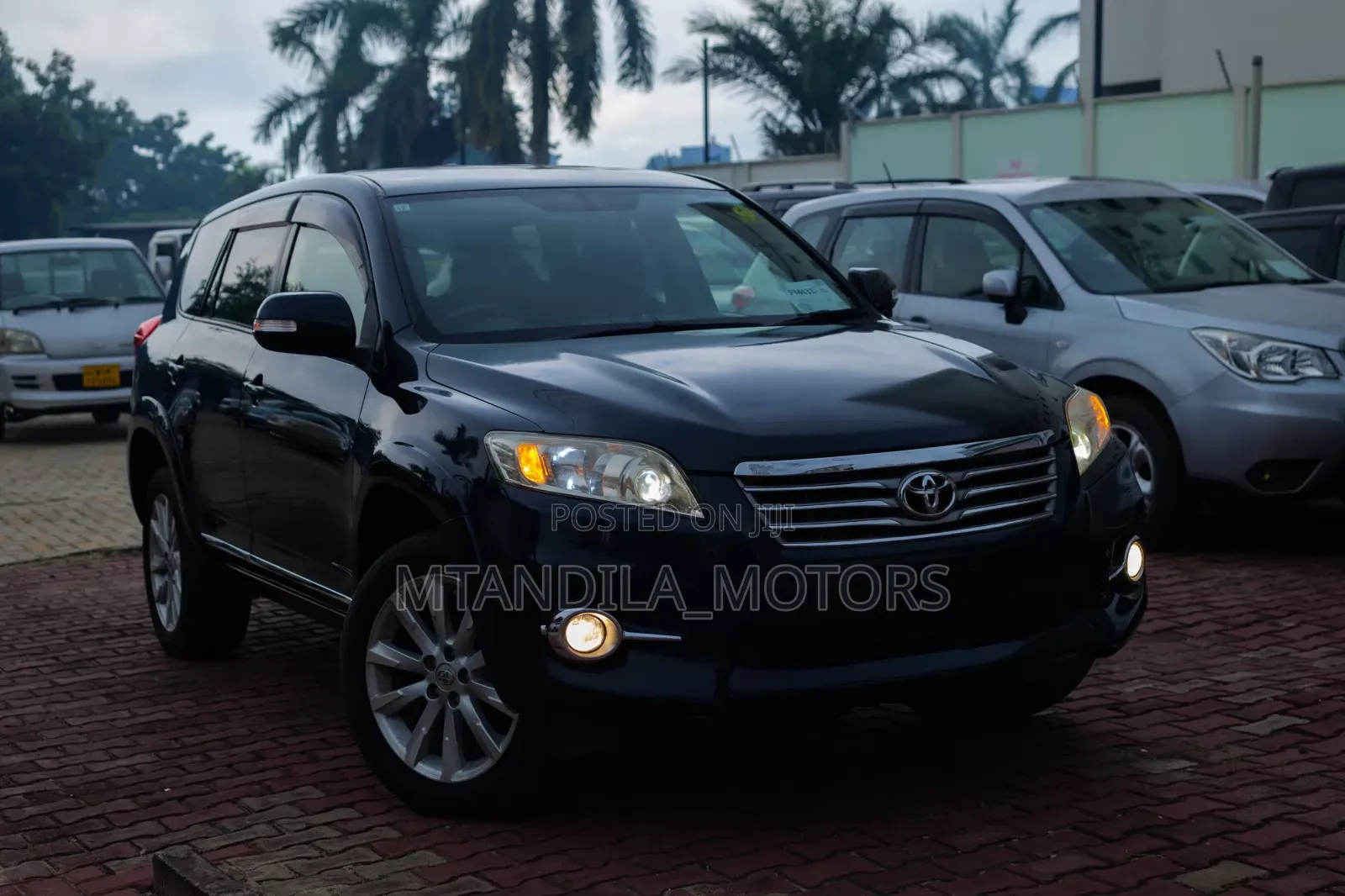 Toyota Vanguard 2012 Black