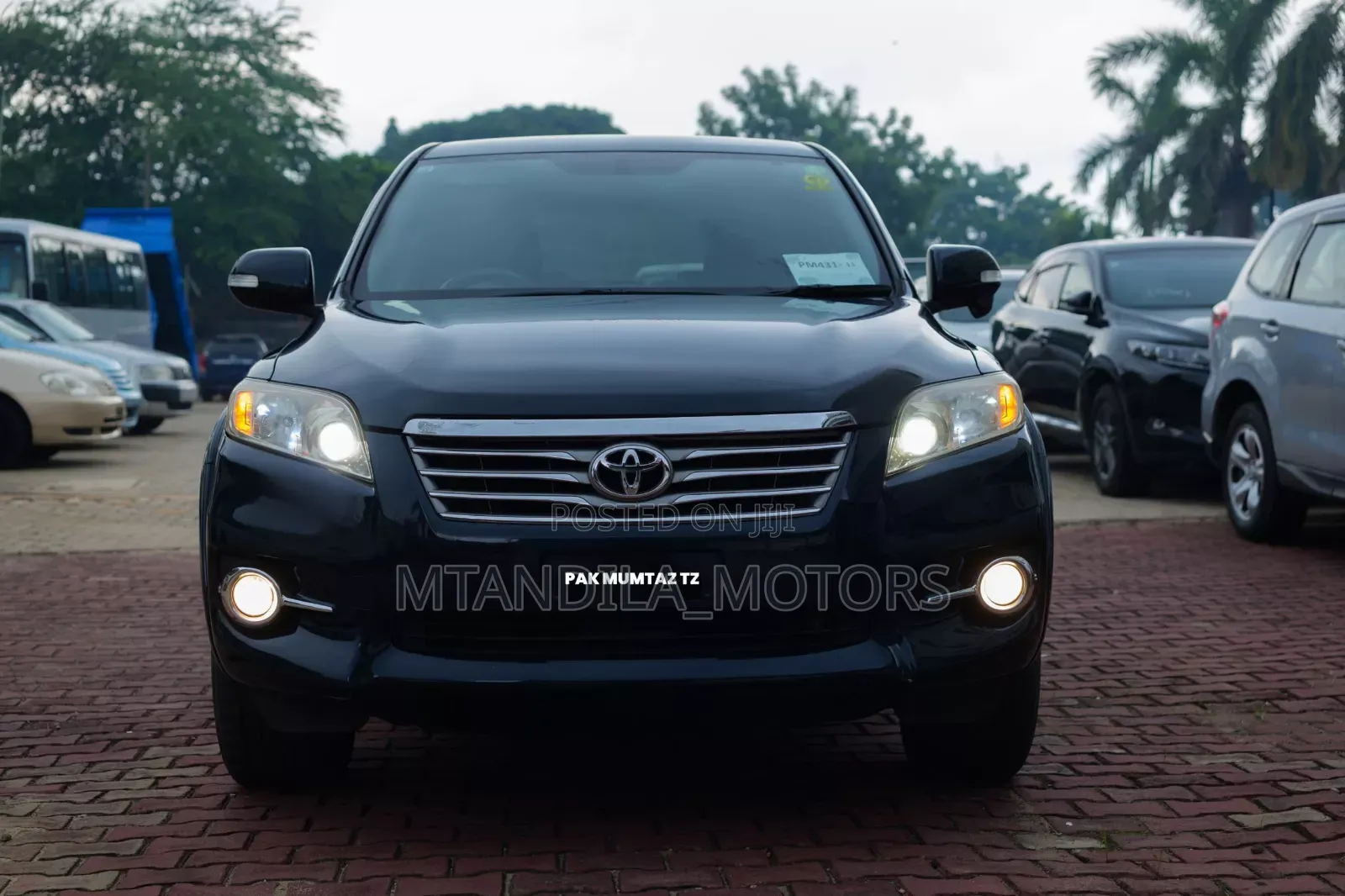 Toyota Vanguard 2012 Black