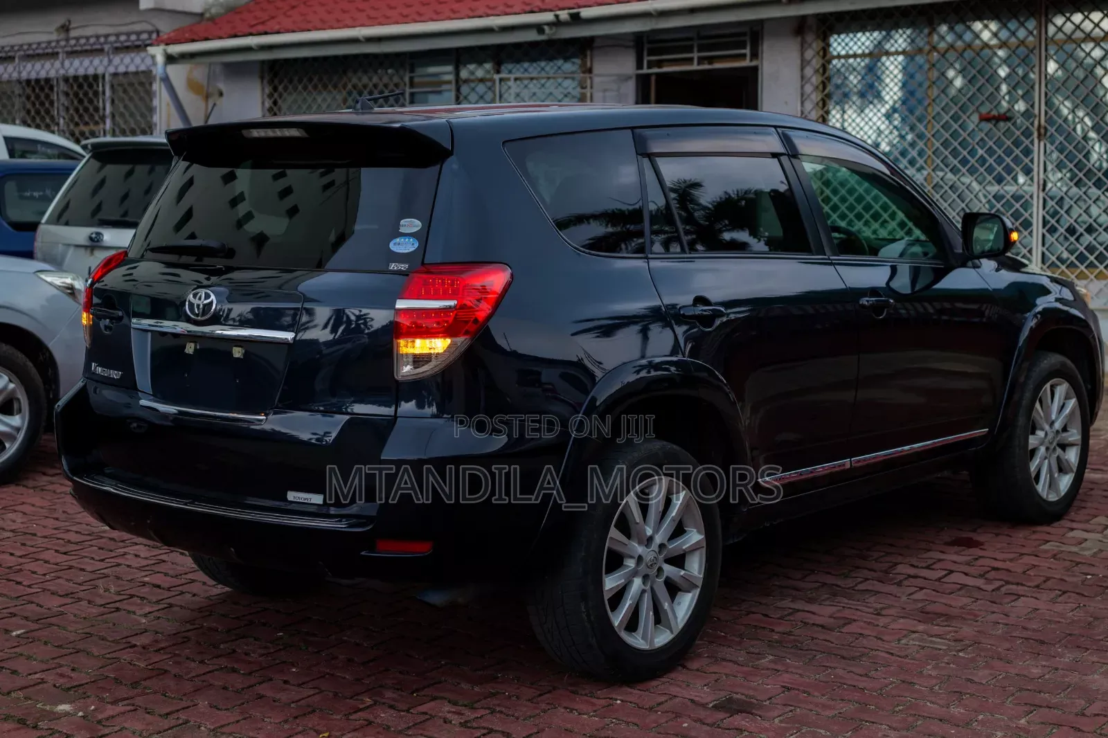 Toyota Vanguard 2012 Black