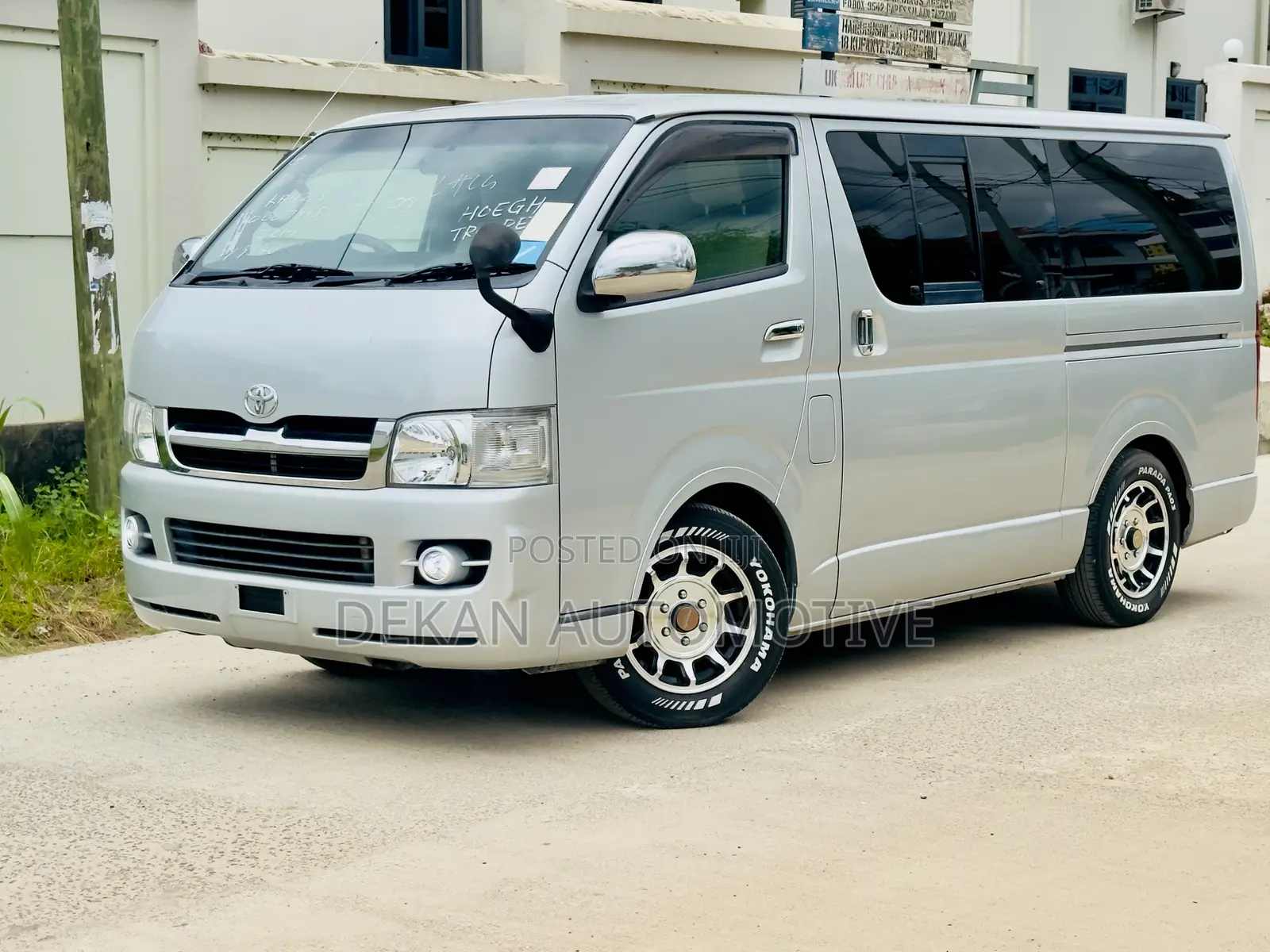 Toyota Quantum 2010 Silver