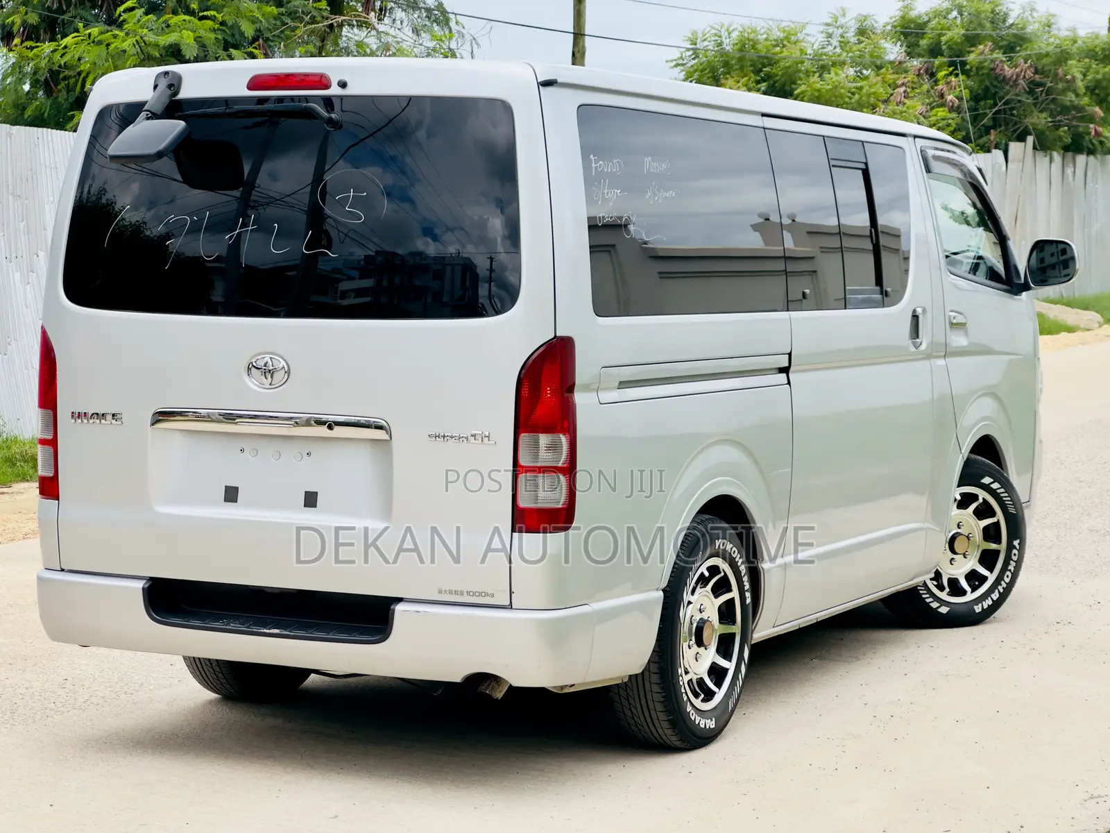 Toyota Quantum 2010 Silver