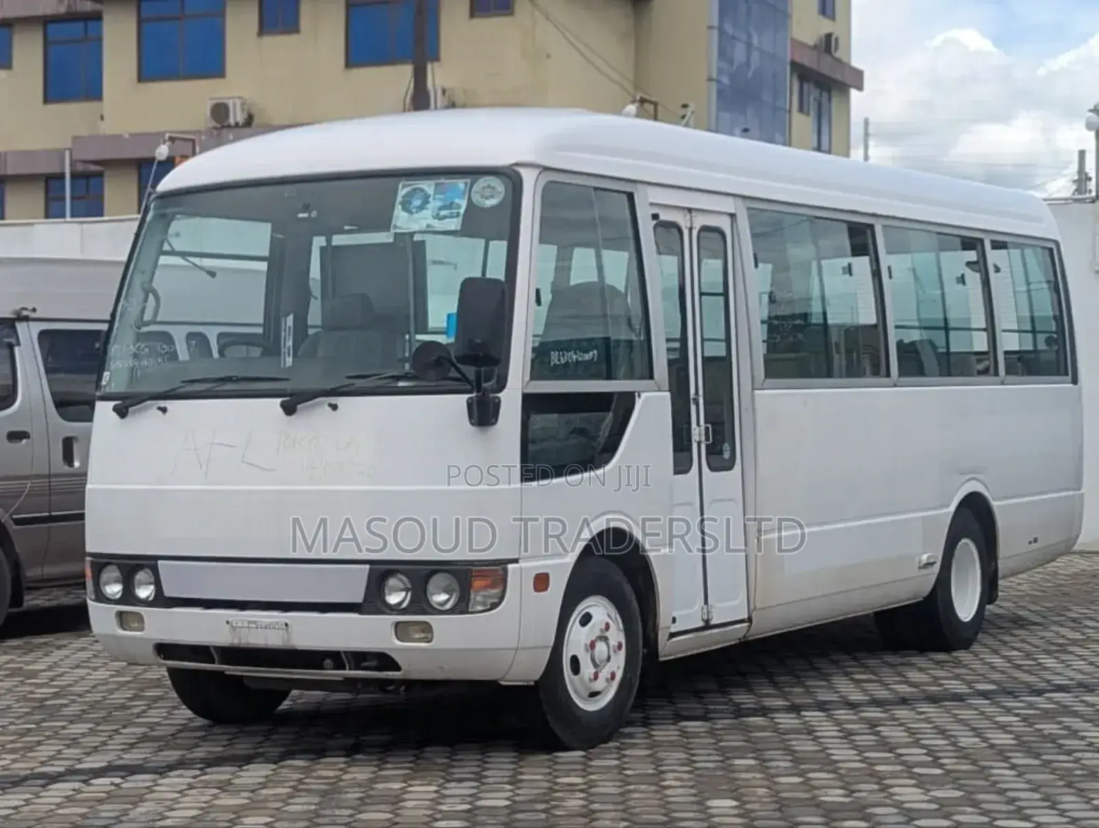 Mitsubishi Fuso Rosa 1998 White