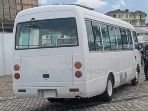 Mitsubishi Fuso Rosa 1998 White