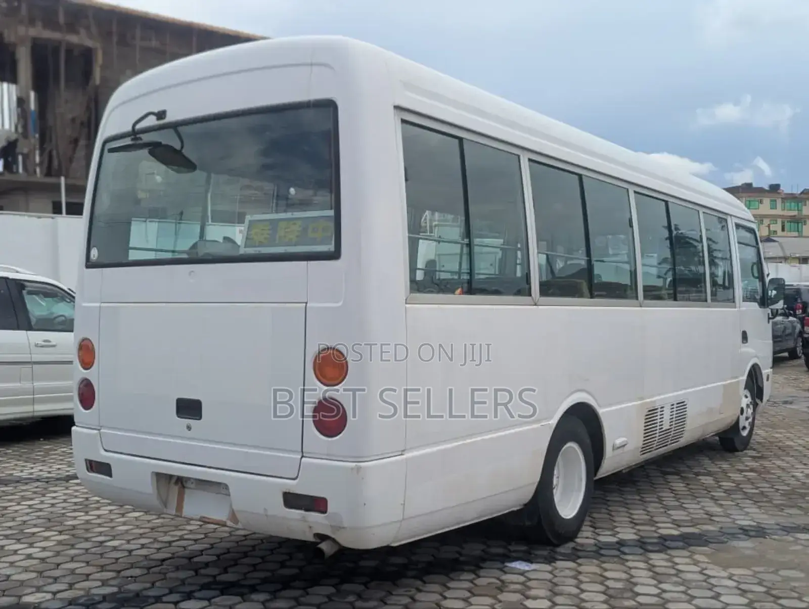 Mitsubishi Fuso Rosa 1998 White