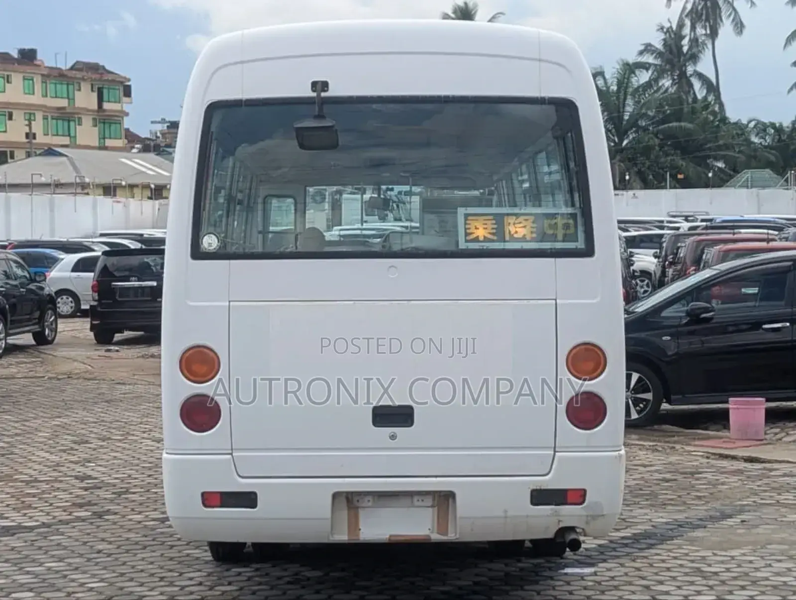Mitsubishi Fuso Rosa 1998 White