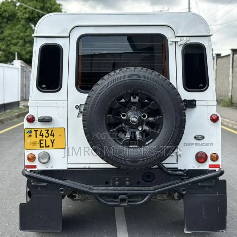 Land Rover Defender 2015 White