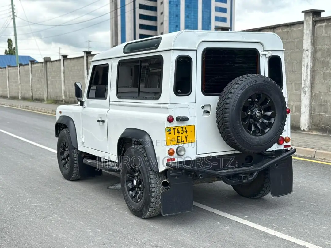 Land Rover Defender 2015 White