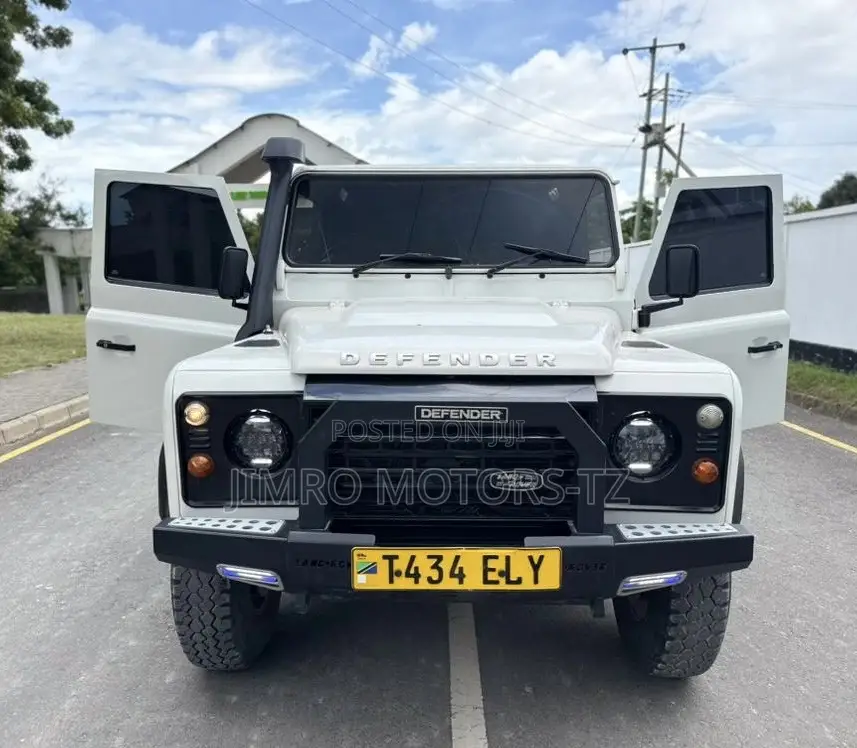 Land Rover Defender 2015 White