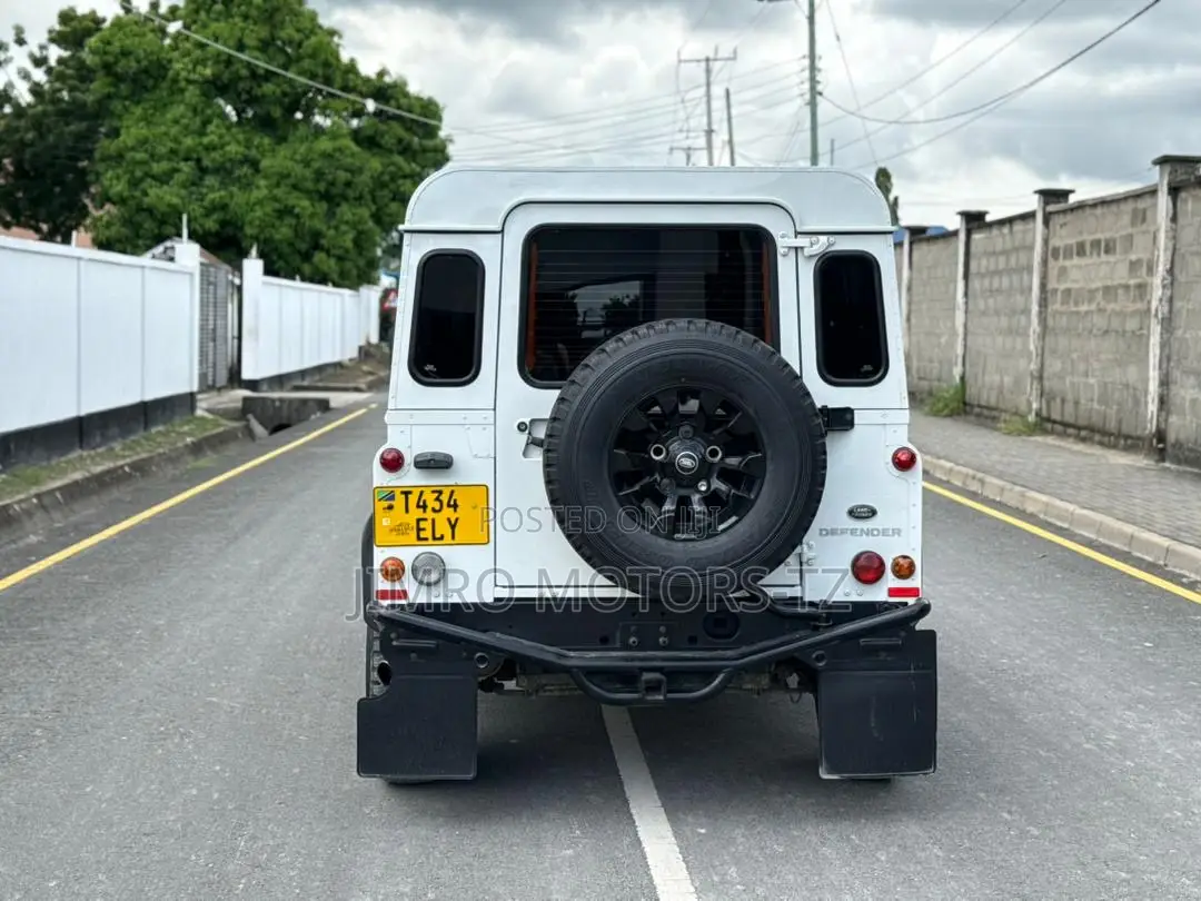Land Rover Defender 2015 White