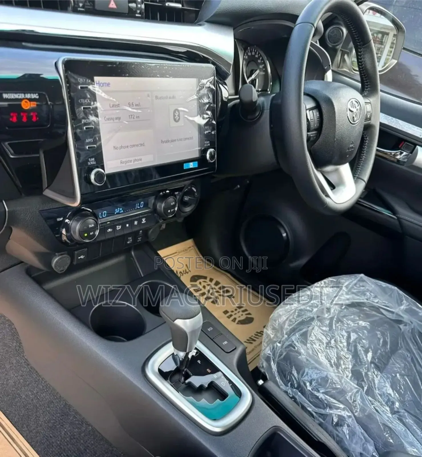 New Toyota Hilux 2025 Off white